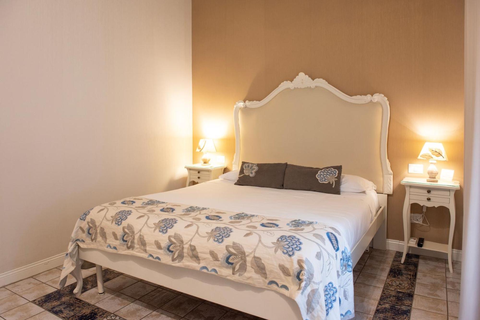 Certosa Suite Неаполь Экстерьер фото